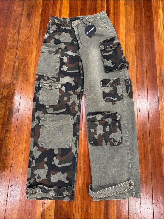 Rehab Lab Denim - Rehab Two-Tone Camouflage Wide-Leg Cargo Jeans in Olive and Brown